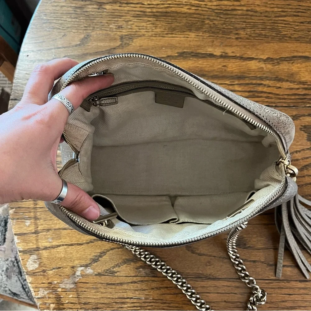 Gucci Soho Double Chain Interlocking G Soho Shoulder Bag Metallic Grey - Picture 11 of 17